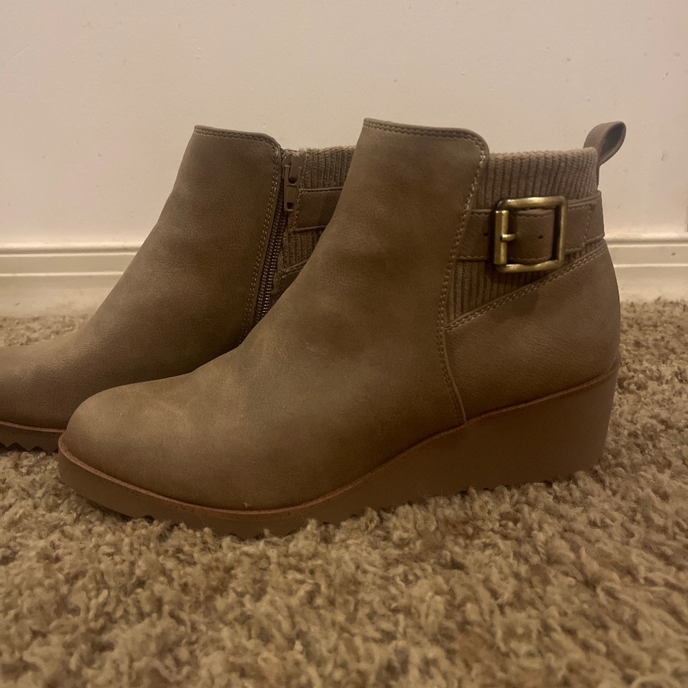 Lifestride Zayne Wedge Booties